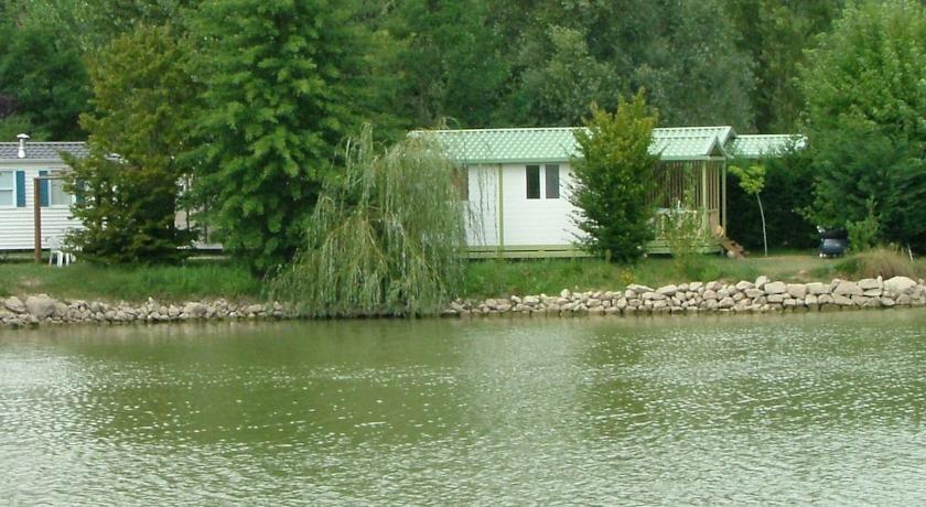 Campsite Le Plan D'eau Saint Charles