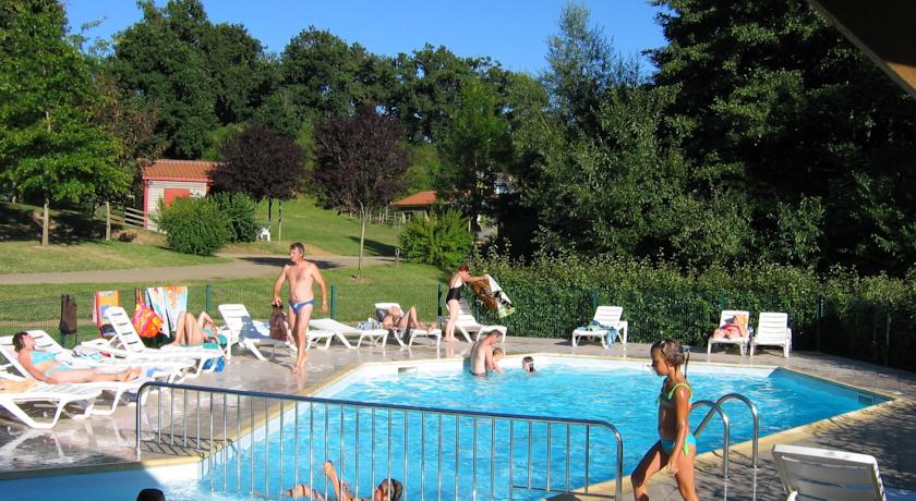 Campsite Municipal Le Hameau Du Petit Lay